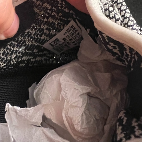 Adidas Yeezy Boost Mens Sz 12 NWT - Picture 9 of 9